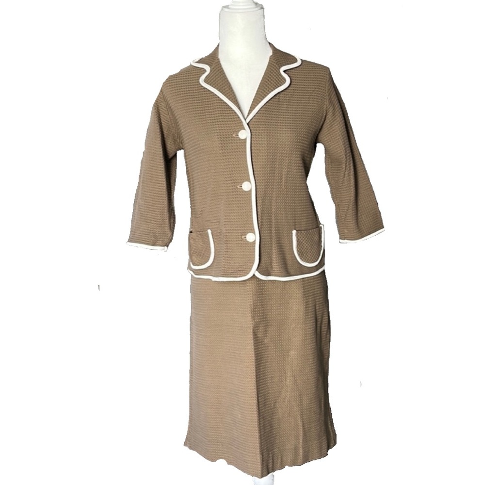 Vintage Koret of California Beige Skirt Suit w/ 3/4 Sleeve Blazer / Large